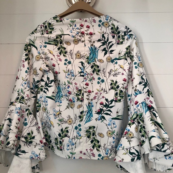Floral Bell Sleeve Blouse - Picture 4 of 4